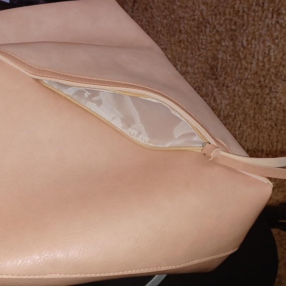 Blush Pink Vegan Leather Hobo Bag - Picture 3 of 5